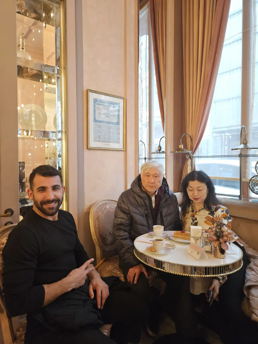 Aydın sharing a relaxed Turkish tea break with private tour guests